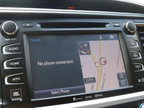 Used 2019 Toyota Highlander Limited FWD image 10