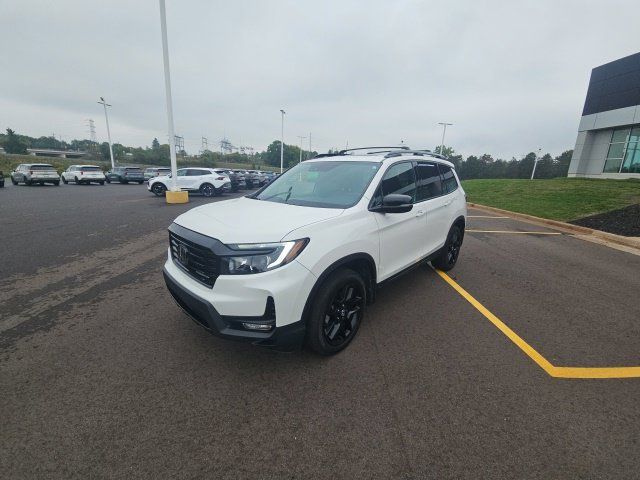 Used 2024 Honda Passport Black Edition image 4