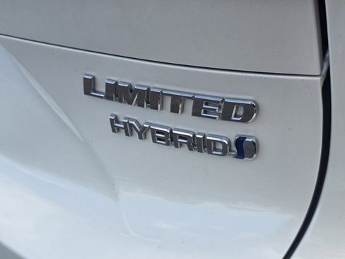 Used 2021 Toyota Venza Limited w/ Advanced Technology Package AWD/4WD image 11