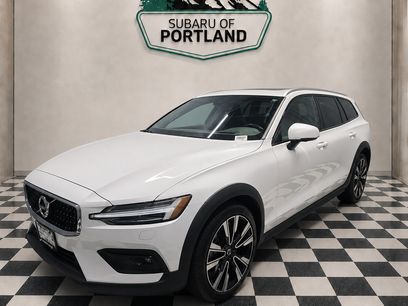 Used 2022 Volvo V60 T5 Cross Country w/ Advanced Package