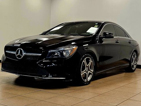 Used 2018 Mercedes-Benz CLA 250 4MATIC image 3