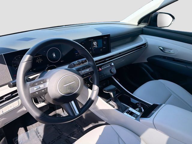 Used 2025 Hyundai Tucson SEL FWD image 9
