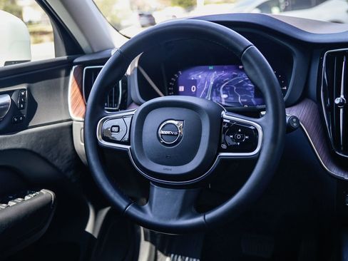 Used 2023 Volvo XC60 T8 Plus w/ Protection Package Premier image 17