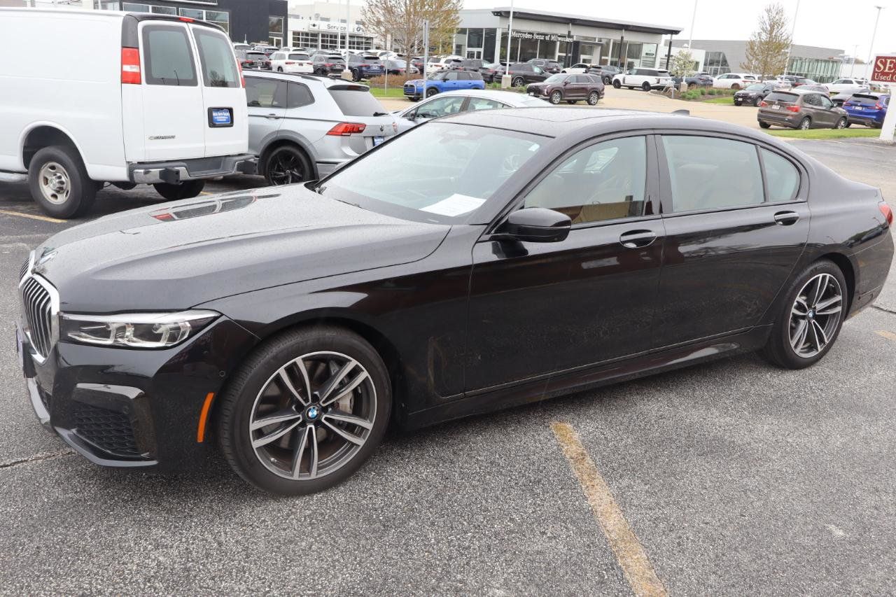 Used 2022 BMW 750i xDrive w/ Executive Package AWD/4WD image 4