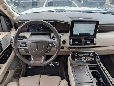 Used 2021 Lincoln Navigator Reserve w/ Luxury Package AWD/4WD image 18