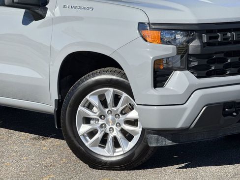 Used 2025 Chevrolet Silverado 1500 Custom image 13