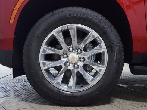 New 2025 Chevrolet Suburban Premier image 28