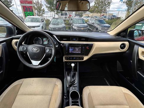 Used 2018 Toyota Corolla LE FWD image 12