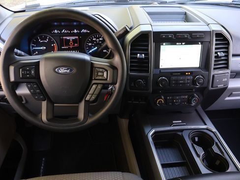 Used 2018 Ford F250 XLT w/ XLT Premium Package AWD/4WD image 15