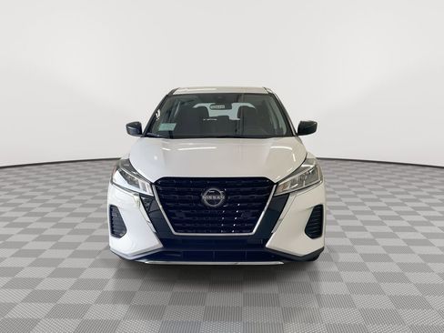 Certified 2025 Nissan Kicks Play S image 4