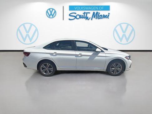 Certified 2023 Volkswagen Jetta SE FWD image 8