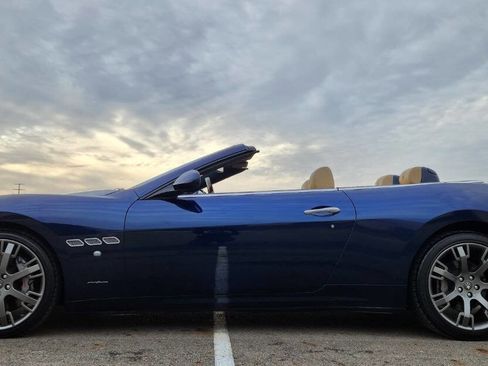 Used 2014 Maserati GranTurismo Convertible image 2