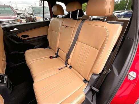 Used 2022 Volkswagen Tiguan SE image 36