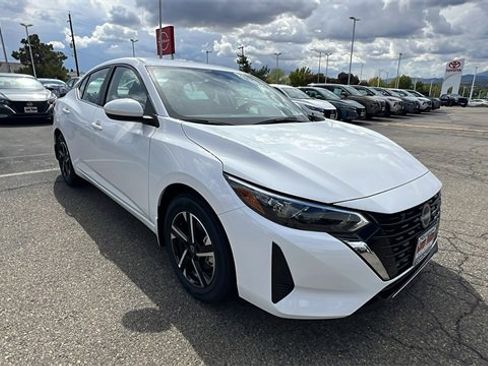 New 2025 Nissan Sentra SV image 2