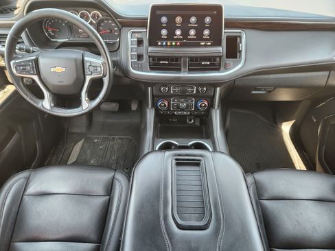 Used 2021 Chevrolet Suburban LT w/ Luxury Package RWD image 25