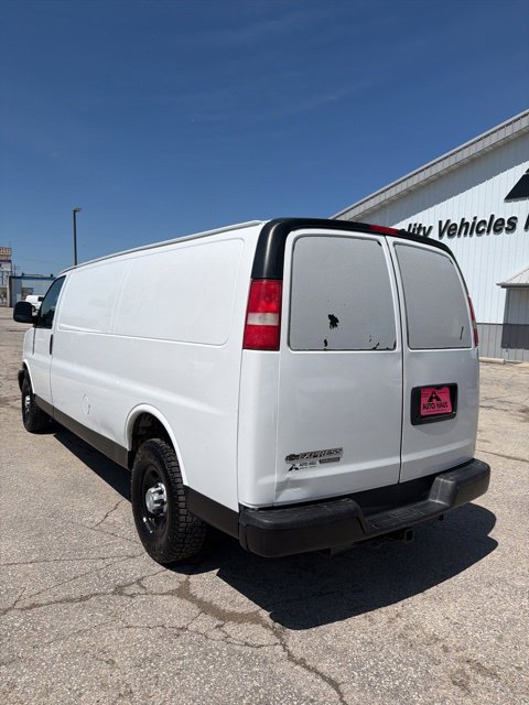 Used 2016 Chevrolet Express 2500 Extended RWD image 11