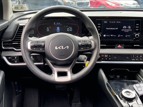 Used 2023 Kia Sportage LX AWD/4WD image 7