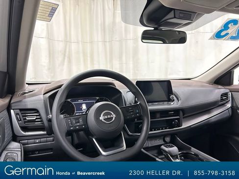 Used 2023 Nissan Rogue SV image 16