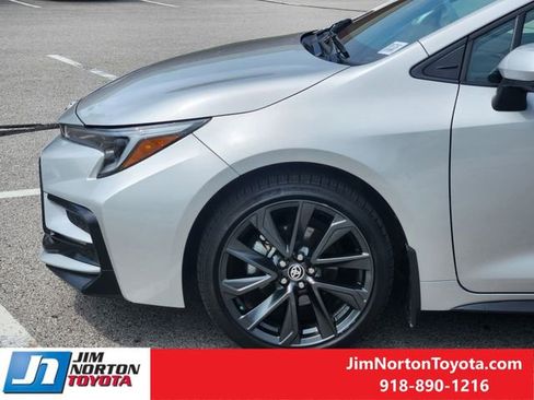 Used 2025 Toyota Corolla SE w/ SE Premium Package FWD image 9