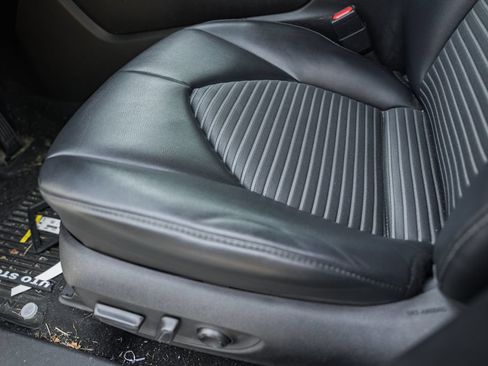 Used 2021 Toyota Highlander XSE AWD/4WD image 36
