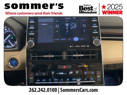 Used 2020 Toyota Avalon Limited image 16