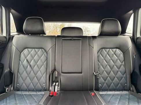 Used 2025 Volkswagen Atlas Cross Sport SEL Premium R-Line image 44