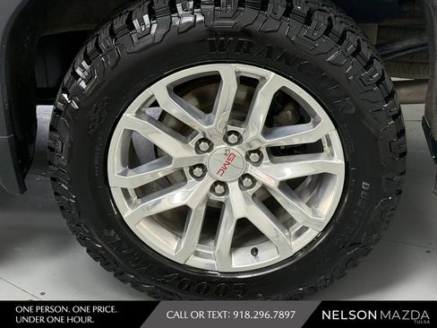 Used 2019 GMC Sierra 1500 SLT w/ SLT Premium Plus Package AWD/4WD image 14