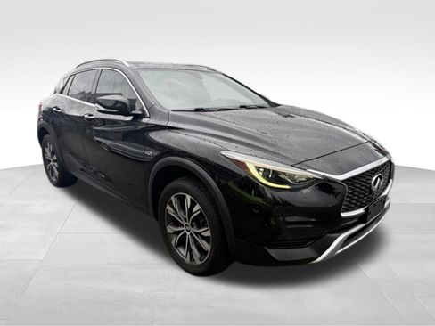 Used 2018 INFINITI QX30 AWD w/ Cargo Package image 7