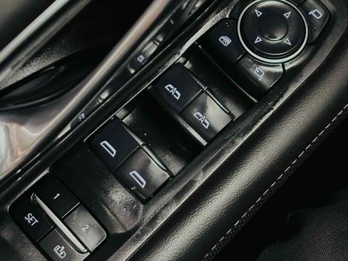 Used 2024 Chevrolet Tahoe Premier AWD/4WD image 35