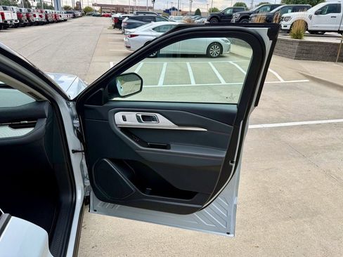 New 2026 Ford Explorer Active w/ Active Comfort Package image 21