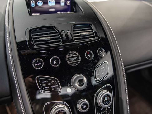 Used 2017 Aston Martin V12 Vantage S RWD image 27