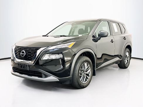 Used 2023 Nissan Rogue S AWD/4WD image 3