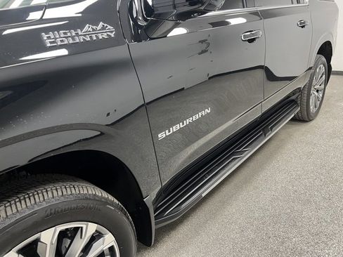 Used 2025 Chevrolet Suburban High Country image 12