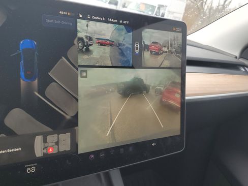 Used 2024 Tesla Model Y Performance image 19