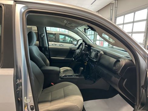 Used 2019 Toyota Tacoma SR image 16