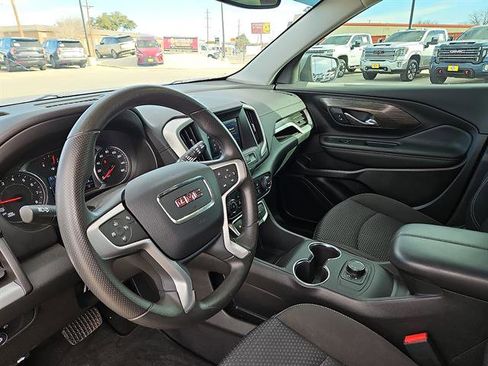 Used 2024 GMC Terrain SLE image 12