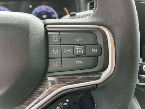 Used 2022 Jeep Wagoneer Series III w/ Flexible Seating Group image 33