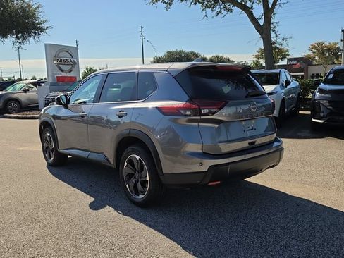 Certified 2025 Nissan Rogue SV FWD image 6