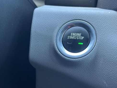 Used 2023 GMC Terrain SLE w/ Driver Convenience Package image 29