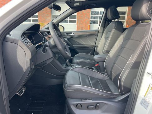 Used 2022 Volkswagen Tiguan SEL R-Line image 14