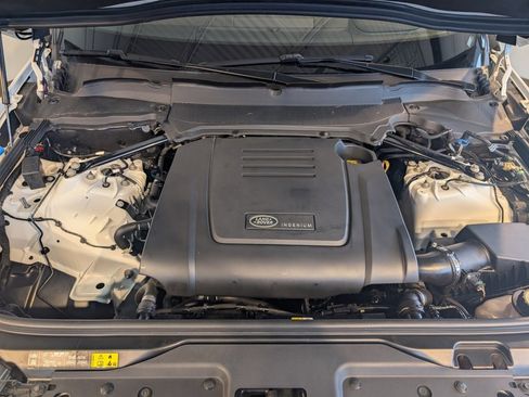 Used 2024 Land Rover Discovery Dynamic SE image 35