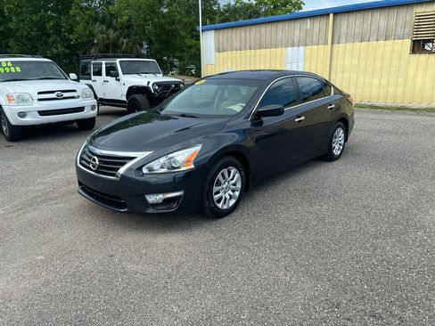 Used 2014 Nissan Altima 2.5 S FWD image 2