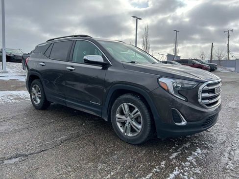 Used 2020 GMC Terrain SLE w/ Driver Convenience Package image 11