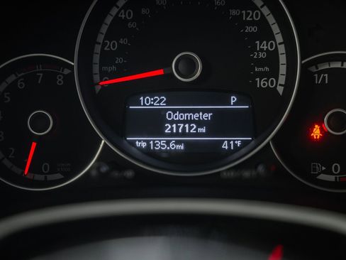 Used 2014 Volkswagen Beetle 2.5 image 41