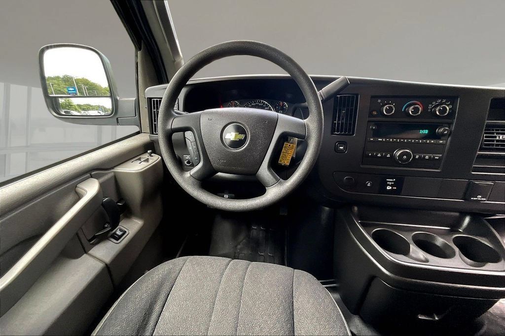 Used 2025 Chevrolet Express 2500 w/ Driver Convenience Package RWD image 9