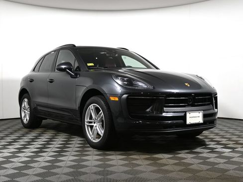 Used 2026 Porsche Macan AWD/4WD image 9