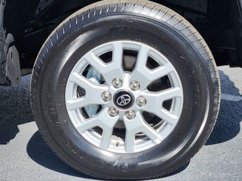 Certified 2025 Toyota Tacoma SR5 image 7