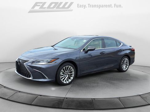 Used 2023 Lexus ES 300h Ultra Luxury w/ Accessory Package (Z2) FWD image 4