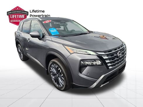 Used 2025 Nissan Rogue SL w/ Tech Package AWD/4WD image 5