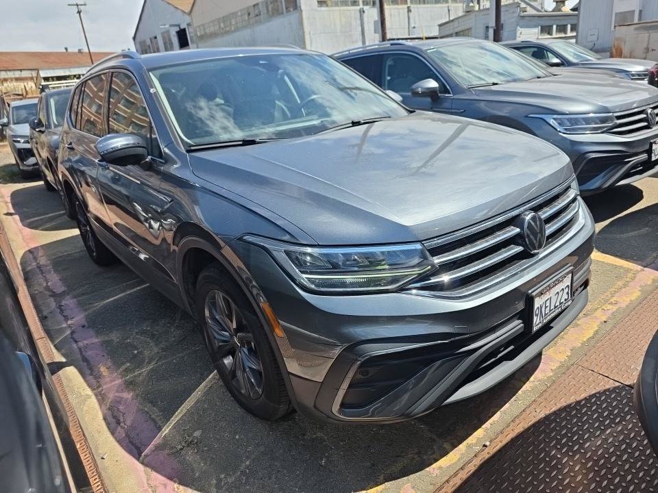 Used 2023 Volkswagen Tiguan SE FWD image 2